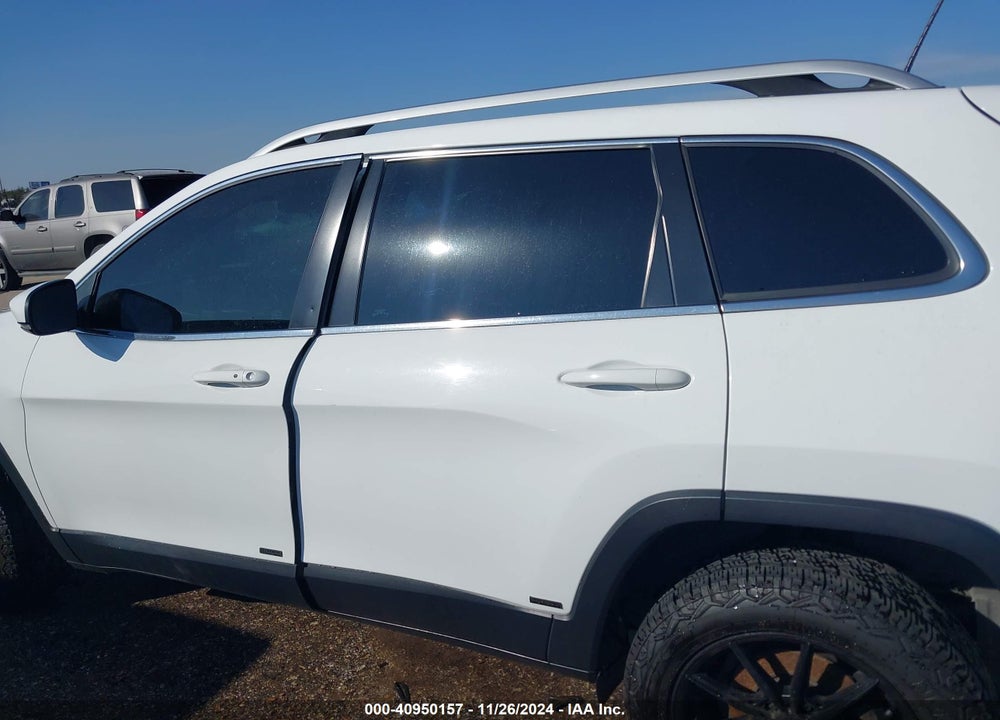 2019 JEEP CHEROKEE LATITUDE PLUS FWD VIN: 1C4PJLLB3KD316496