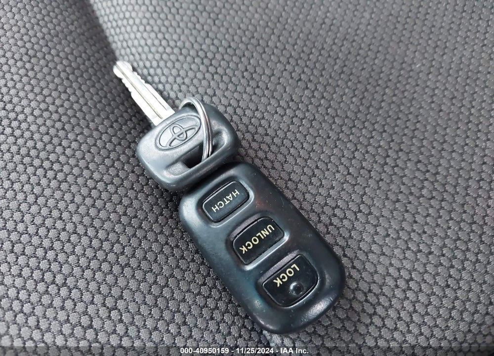 2004 TOYOTA MATRIX/XR VIN: 2T1LR32EX4C258714