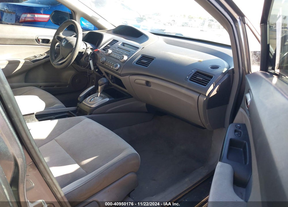 2010 HONDA CIVIC LX VIN: 19XFA1F55AE071509
