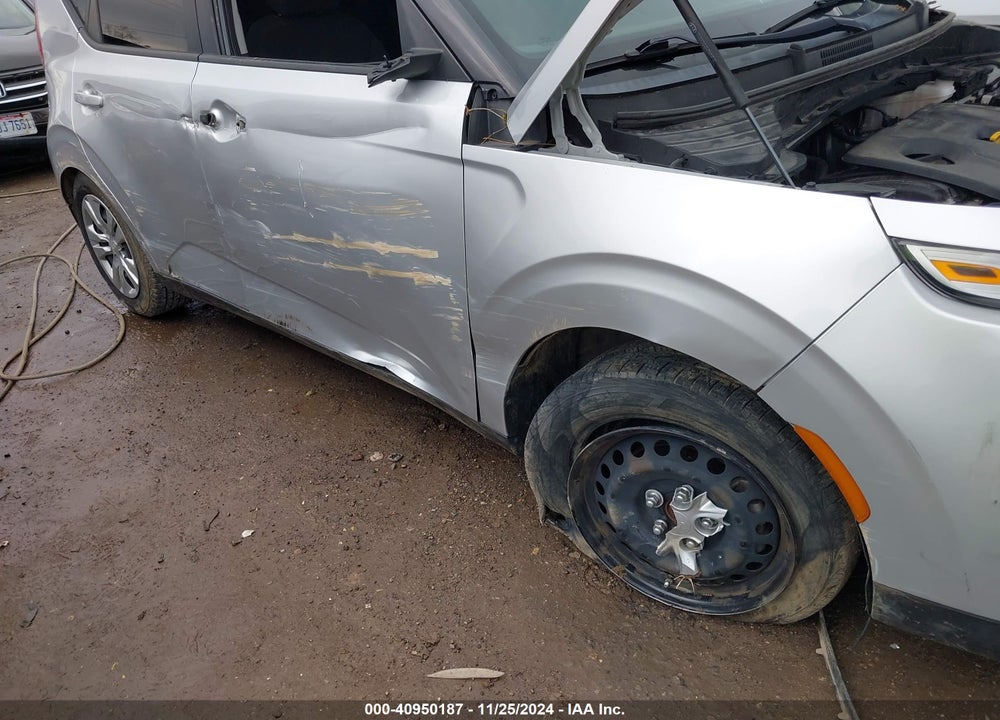 2020 KIA SOUL LX VIN: KNDJ23AU5L7729060