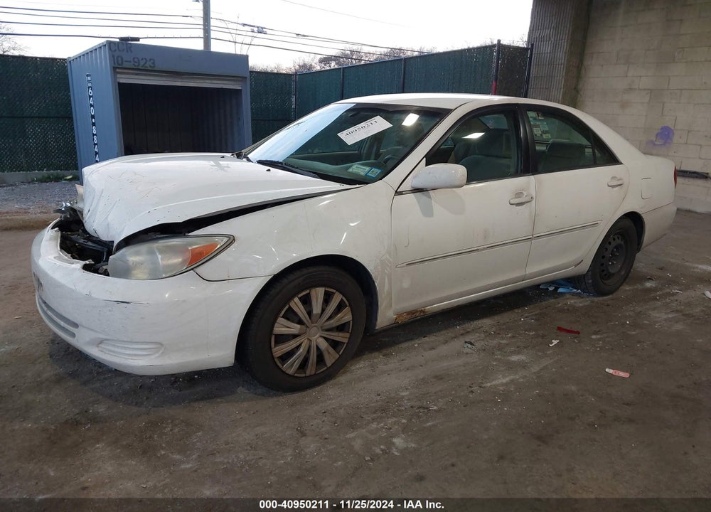 2002 TOYOTA CAMRY XLE VIN: 4T1BE30KX2U577283