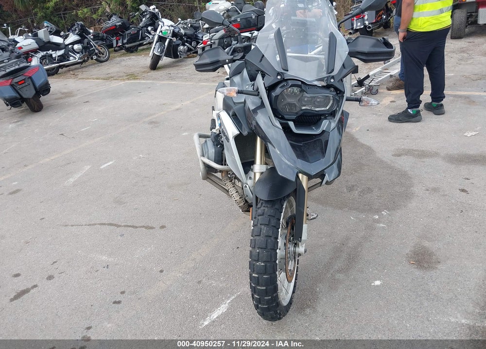 2014 BMW R1200 GS VIN: WB10A1105EZ185809