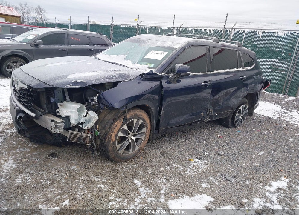 2021 TOYOTA HIGHLANDER XLE VIN: 5TDGZRBH1MS142551