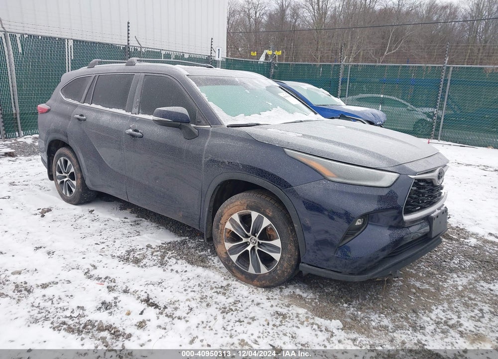 2021 TOYOTA HIGHLANDER XLE VIN: 5TDGZRBH1MS142551