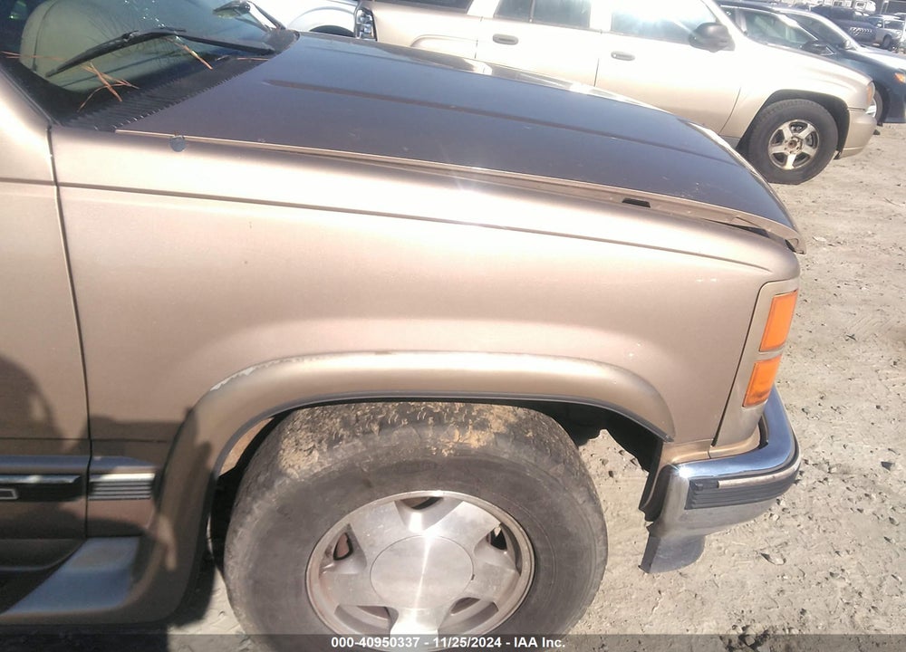 1996 GMC SUBURBAN K1500 VIN: 3GKFK16R8TG517521