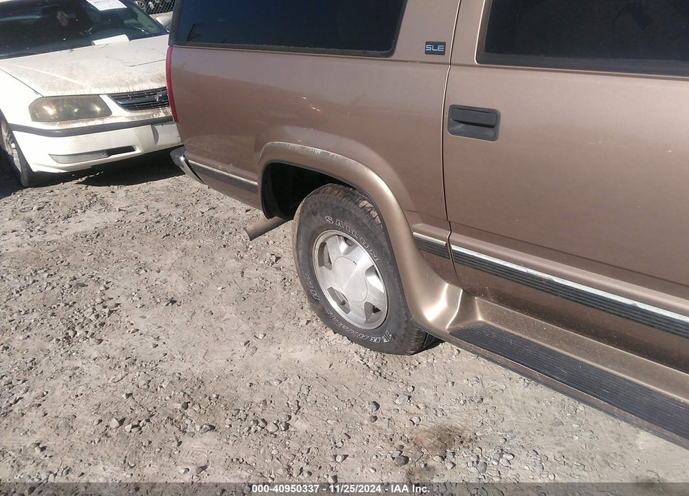 1996 GMC SUBURBAN K1500 VIN: 3GKFK16R8TG517521
