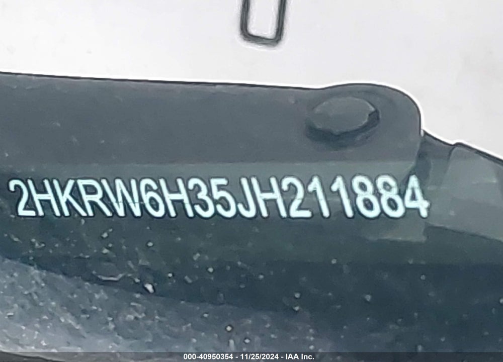 2018 HONDA CR-V LX VIN: 2HKRW6H35JH211884