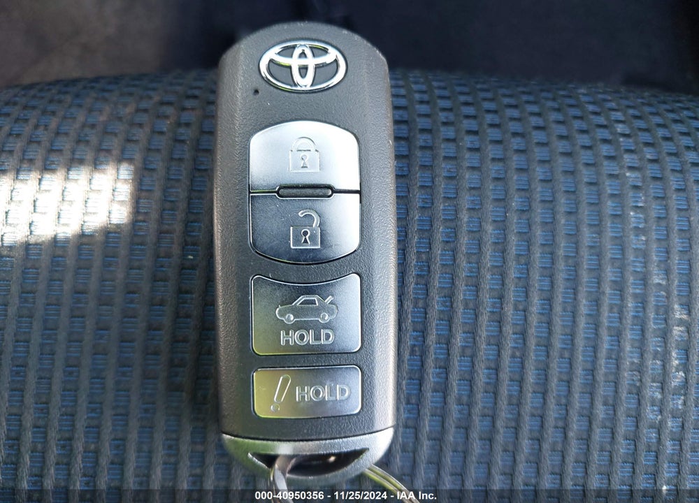 2019 TOYOTA YARIS LE VIN: 3MYDLBYVXKY517319