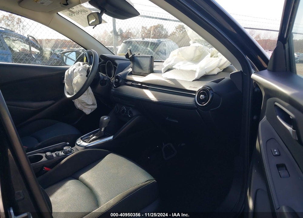 2019 TOYOTA YARIS LE VIN: 3MYDLBYVXKY517319