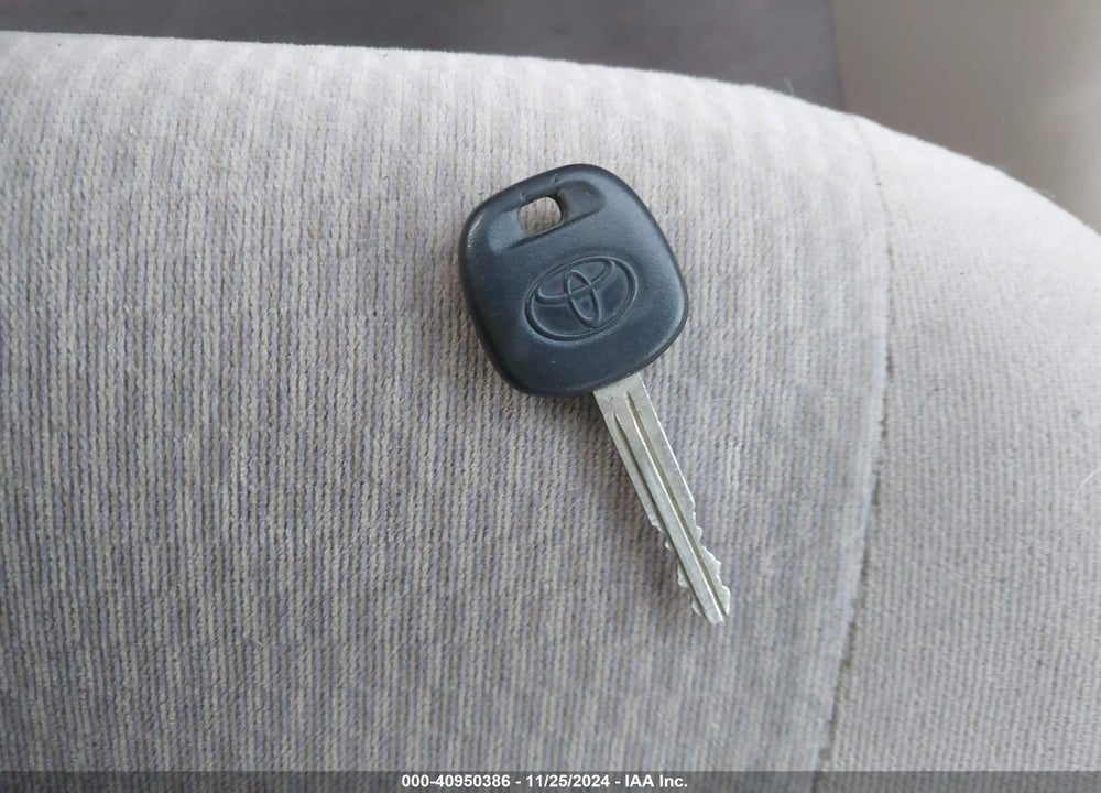 2006 TOYOTA COROLLA LE VIN: 2T1BR32E46C644267