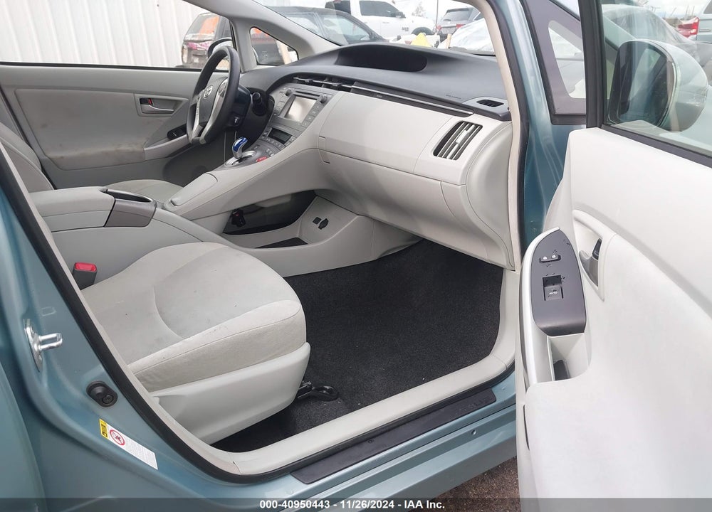 2013 TOYOTA PRIUS TWO VIN: JTDKN3DU5D1700427