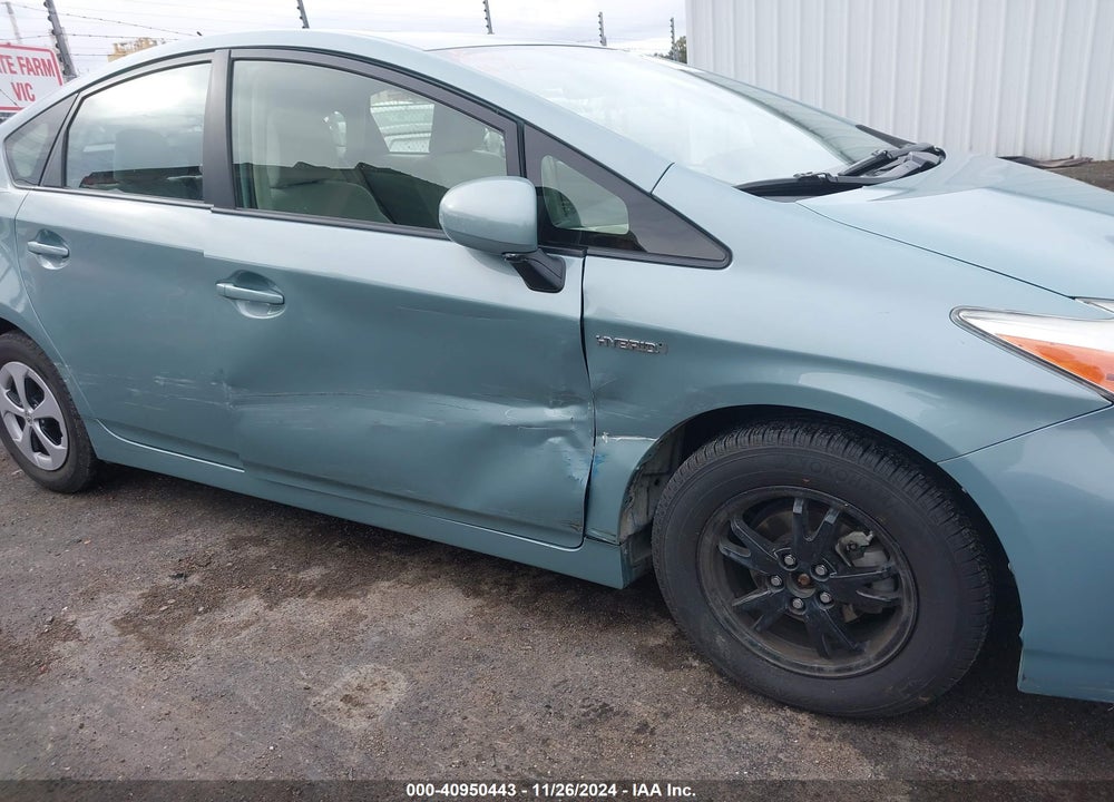 2013 TOYOTA PRIUS TWO VIN: JTDKN3DU5D1700427