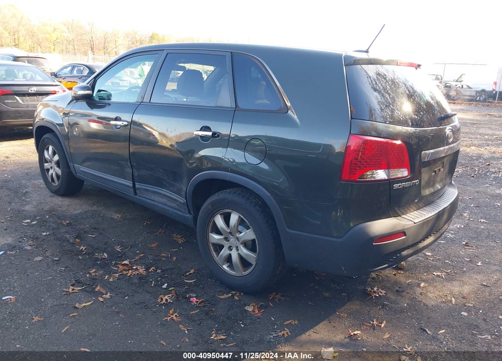 2011 KIA SORENTO LX VIN: 5XYKT3A1XBG114898