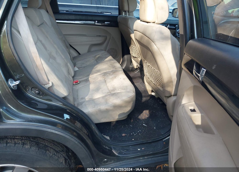 2011 KIA SORENTO LX VIN: 5XYKT3A1XBG114898