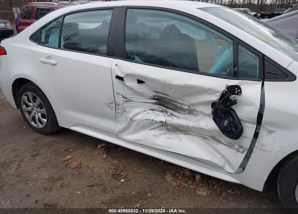 2022 TOYOTA COROLLA LE VIN: 5YFEPMAE6NP325820