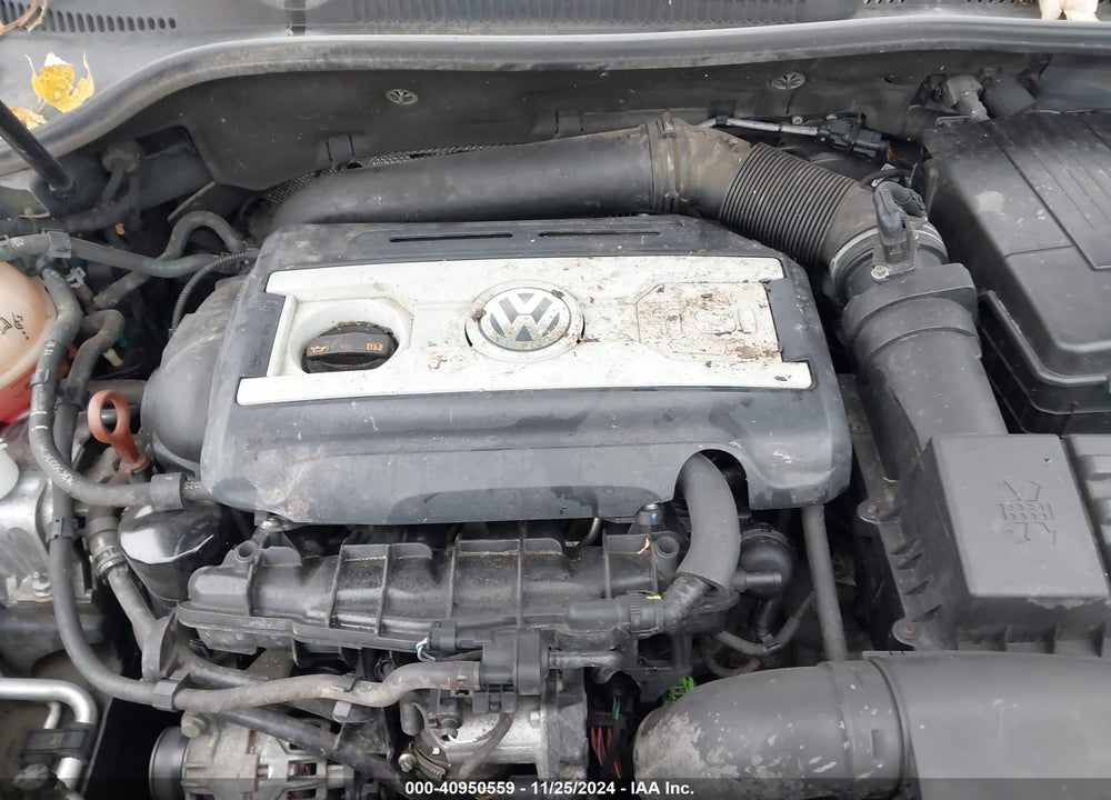 2013 VOLKSWAGEN GTI VIN: WVWFD7AJ8DW029053