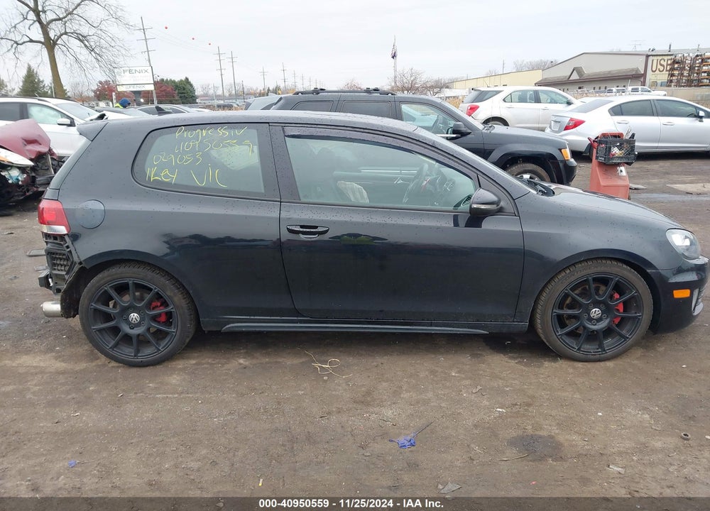 2013 VOLKSWAGEN GTI VIN: WVWFD7AJ8DW029053