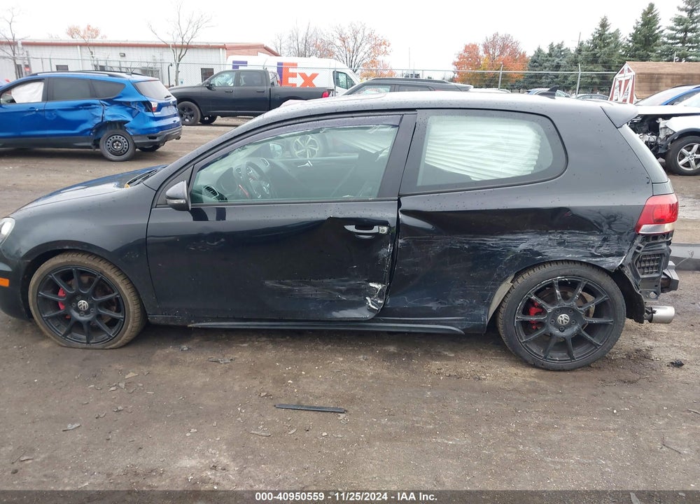 2013 VOLKSWAGEN GTI VIN: WVWFD7AJ8DW029053