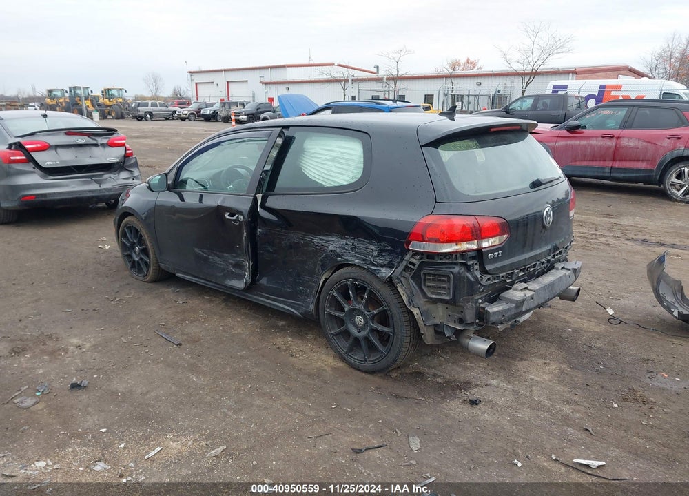 2013 VOLKSWAGEN GTI VIN: WVWFD7AJ8DW029053