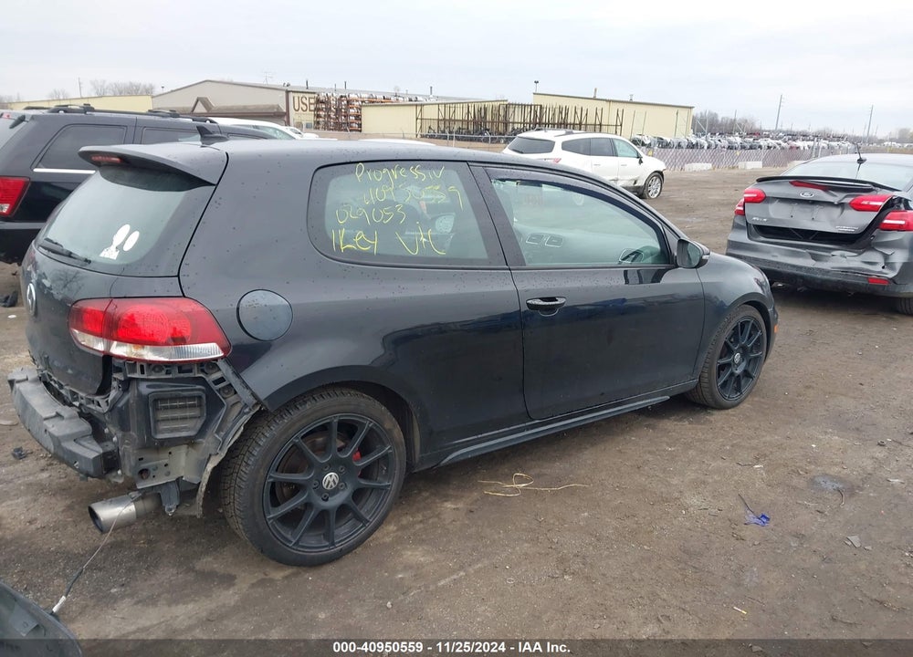 2013 VOLKSWAGEN GTI VIN: WVWFD7AJ8DW029053