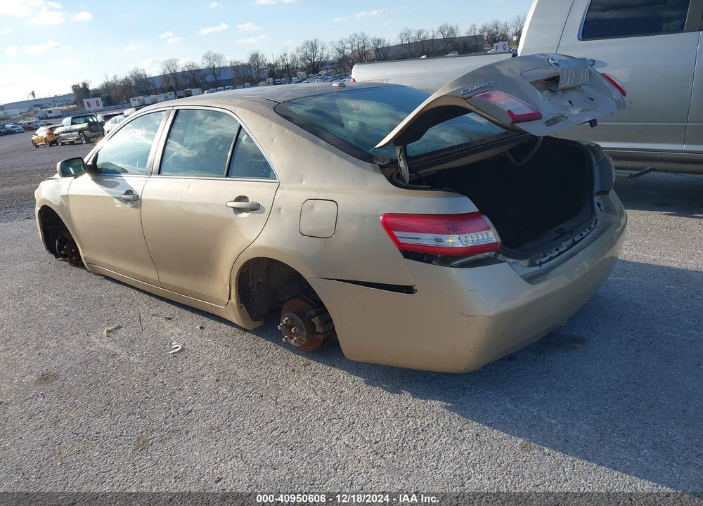 2011 TOYOTA CAMRY LE VIN: 4T1BF3EK7BU667061