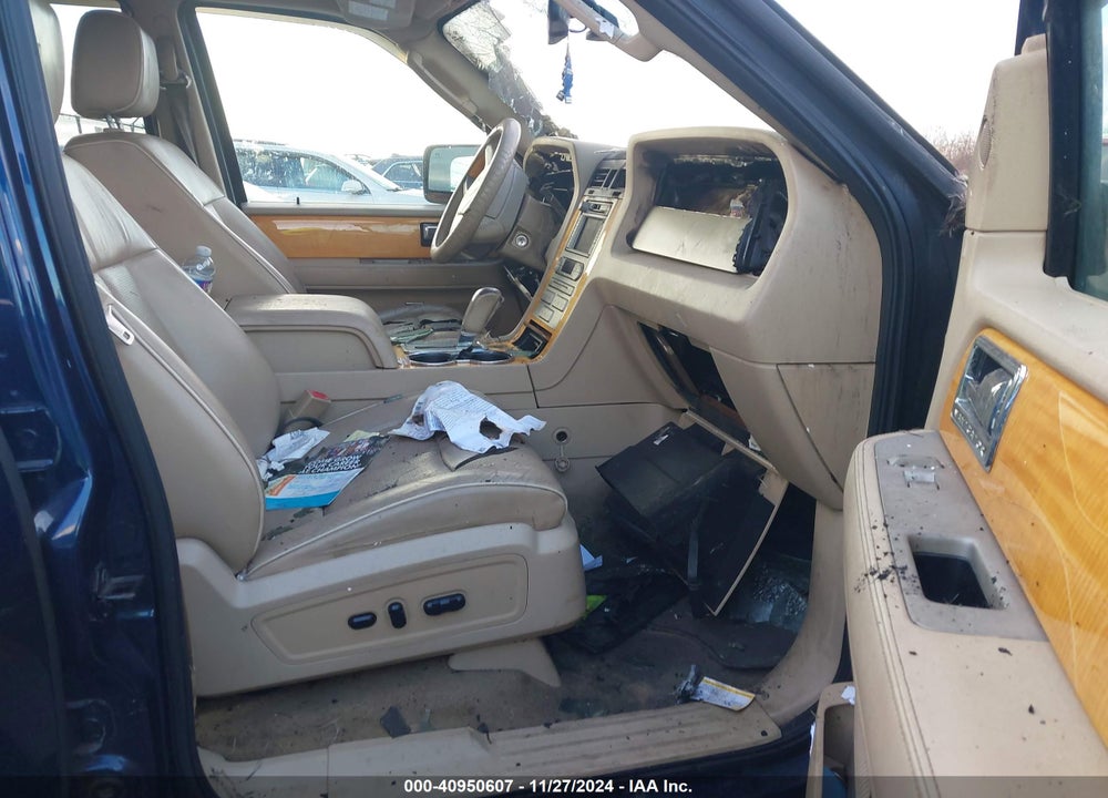 2007 LINCOLN NAVIGATOR VIN: 5LMFU28527LJ07689