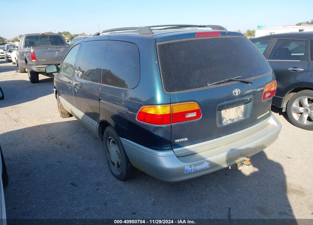 1998 TOYOTA SIENNA XLE VIN: 4T3ZF13C1WU089230