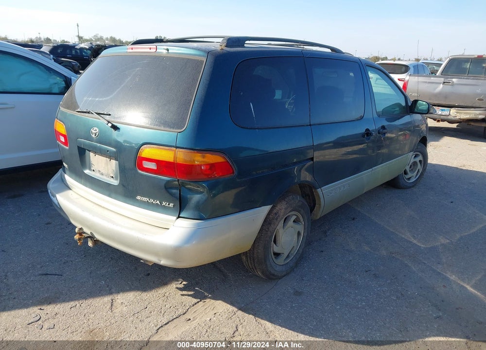 1998 TOYOTA SIENNA XLE VIN: 4T3ZF13C1WU089230
