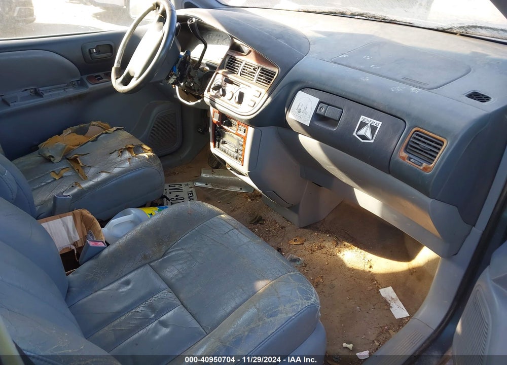 1998 TOYOTA SIENNA XLE VIN: 4T3ZF13C1WU089230