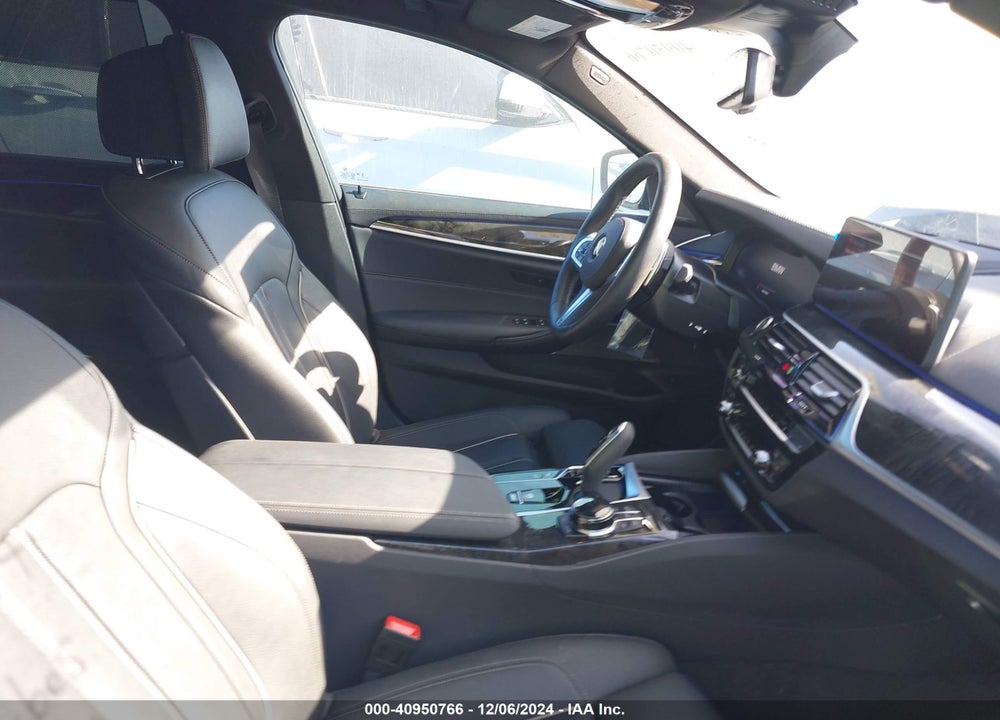 2023 BMW M550 I XDRIVE VIN: WBA13BK0XPCM81160