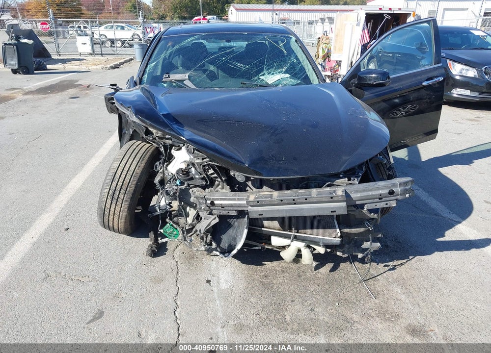 2017 HONDA ACCORD VIN: 1HGCR2F76HA184001