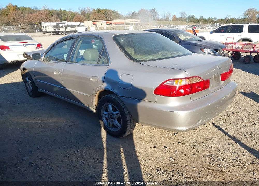 1999 HONDA ACCORD EX V6 VIN: 1HGCG1658XA033125