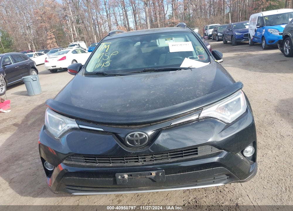 2018 TOYOTA RAV4 ADVENTURE/XLE VIN: 2T3RFREV1JW763012
