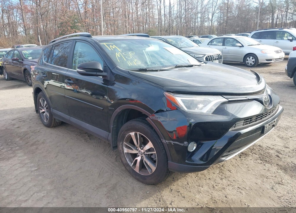 2018 TOYOTA RAV4 ADVENTURE/XLE VIN: 2T3RFREV1JW763012