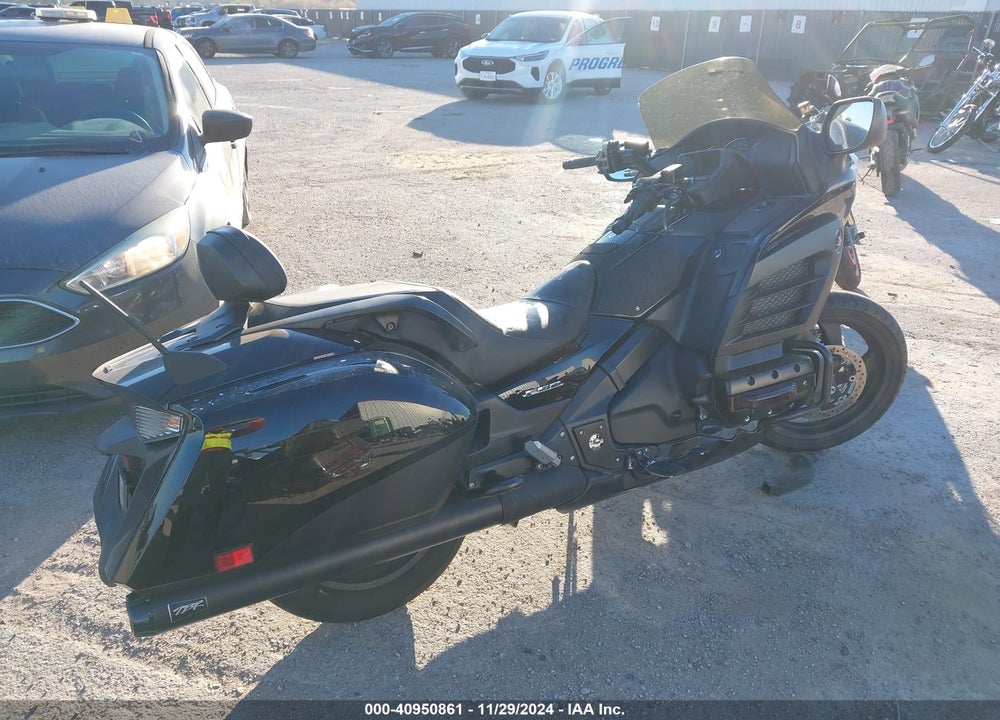 2013 HONDA GL1800 B VIN: JH2SC6816DK001834
