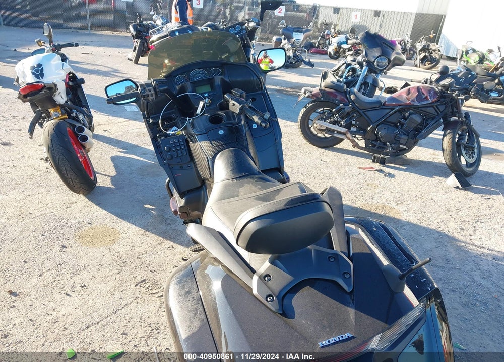 2013 HONDA GL1800 B VIN: JH2SC6816DK001834
