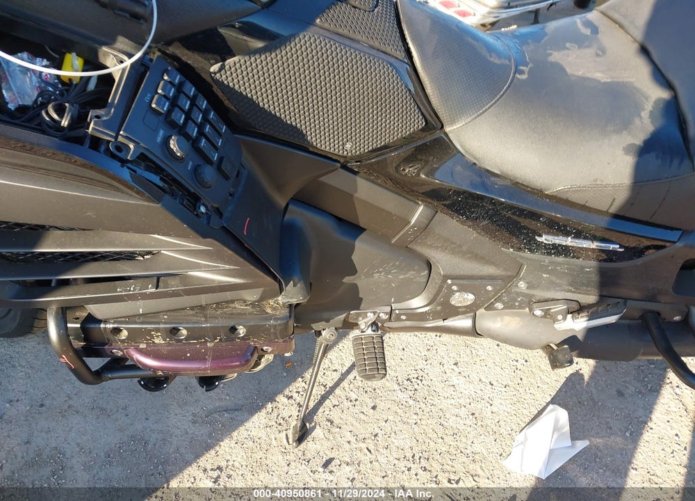 2013 HONDA GL1800 B VIN: JH2SC6816DK001834