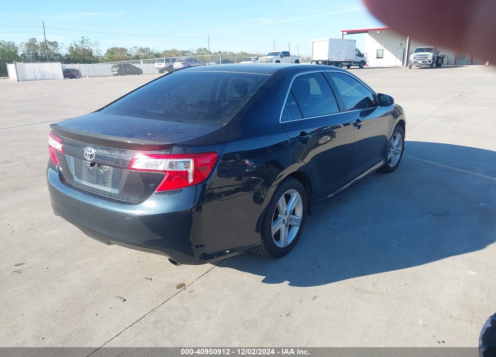 2014 TOYOTA CAMRY SE VIN: 4T1BF1FK1EU352358