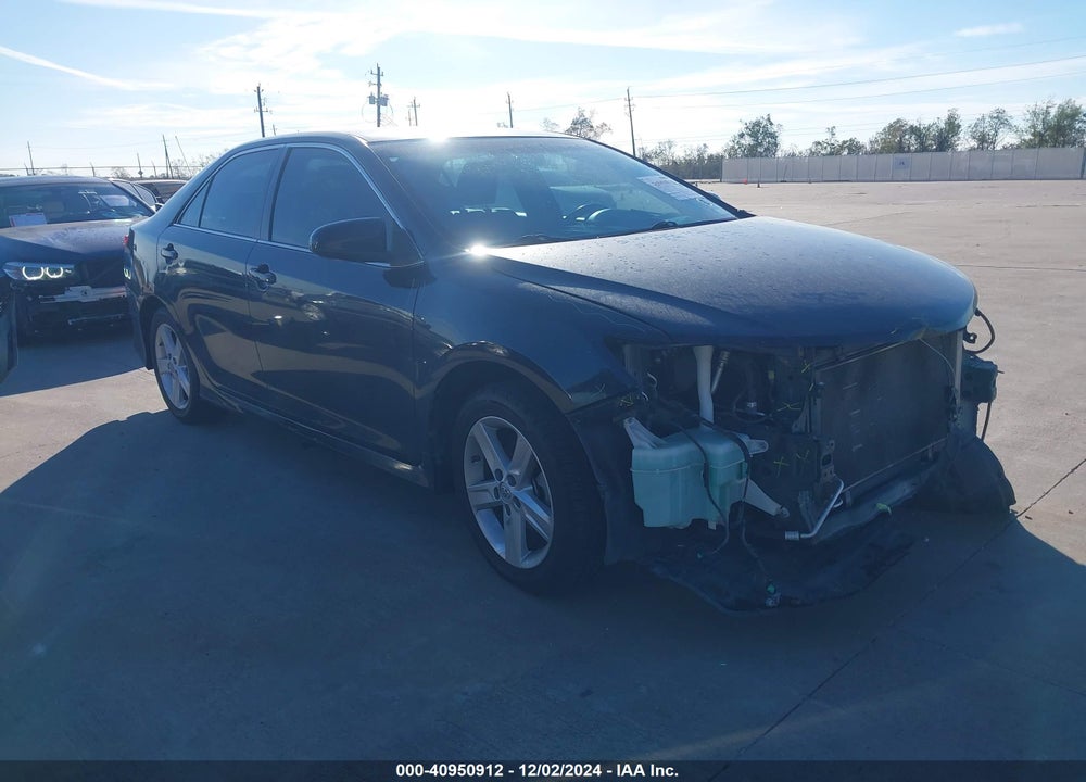 2014 TOYOTA CAMRY SE VIN: 4T1BF1FK1EU352358