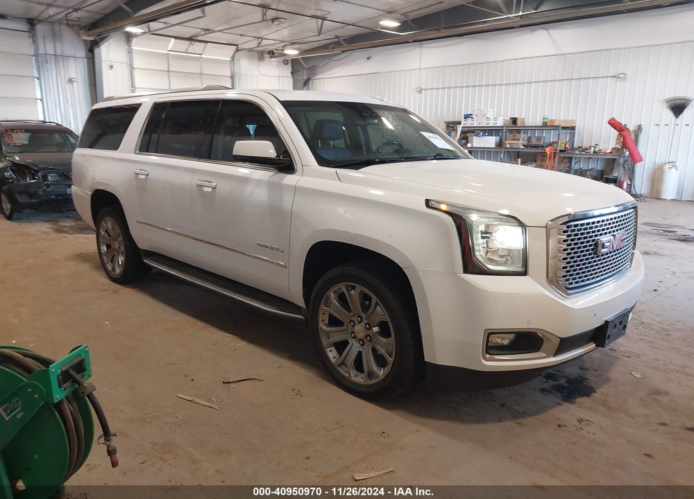 2016 GMC YUKON XL DENALI VIN: 1GKS2HKJ3GR464630
