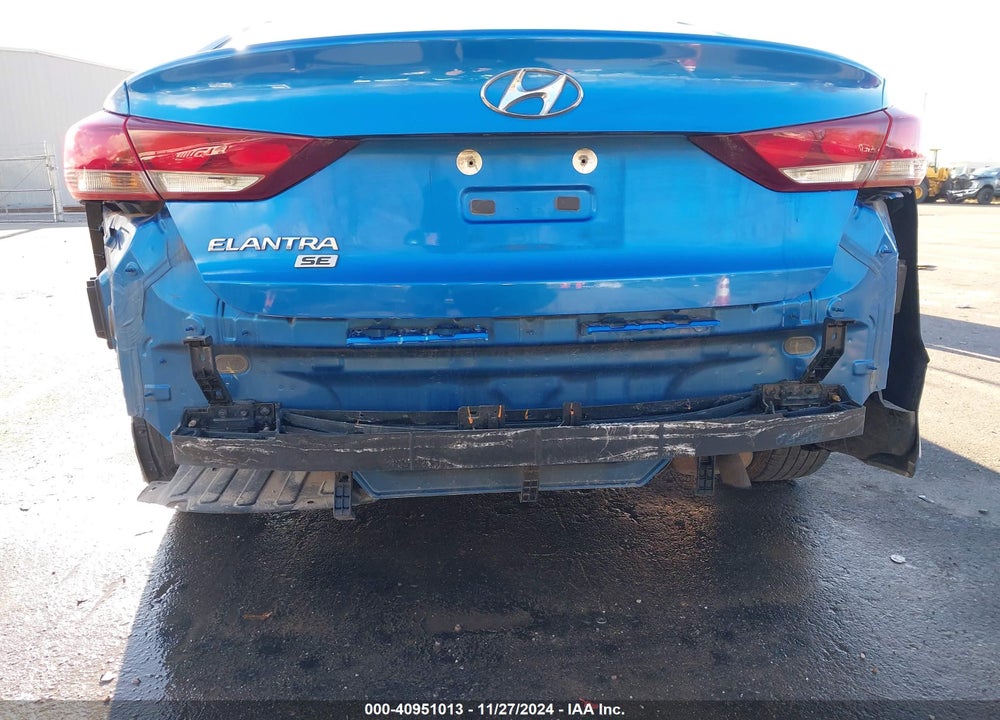 2018 HYUNDAI ELANTRA SE VIN: 5NPD74LF0JH231909