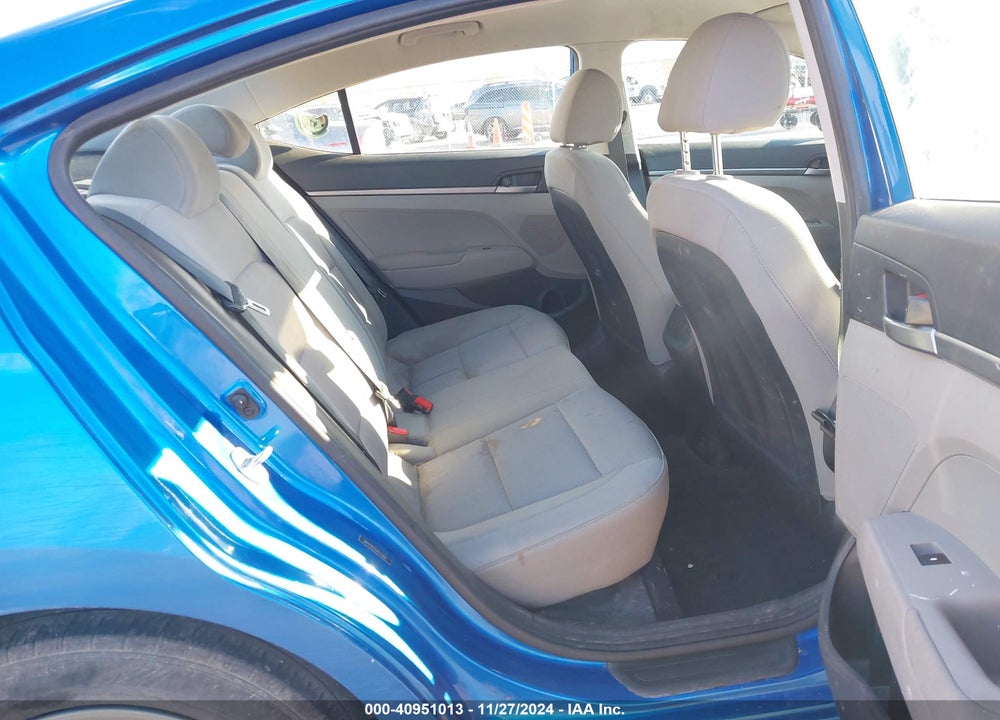 2018 HYUNDAI ELANTRA SE VIN: 5NPD74LF0JH231909