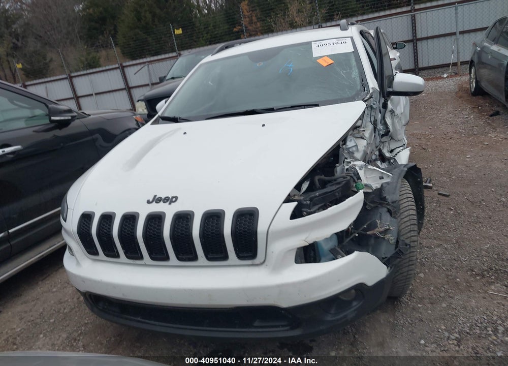 2018 JEEP CHEROKEE LATITUDE FWD VIN: 1C4PJLCB3JD556615