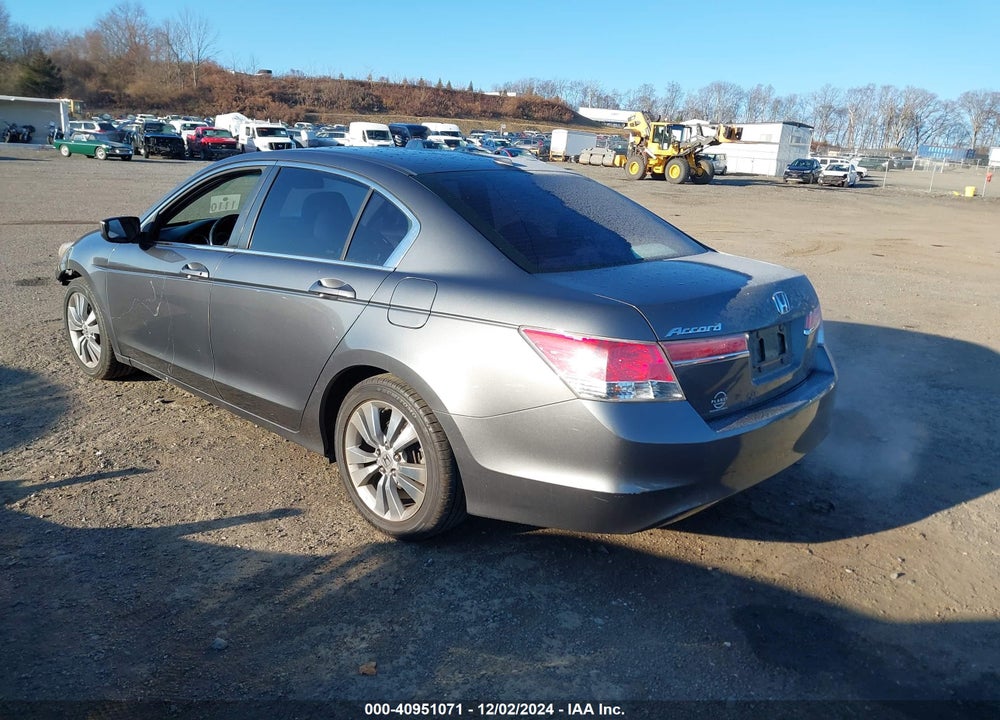 2011 HONDA ACCORD 2.4 EX-L VIN: 1HGCP2F81BA016899