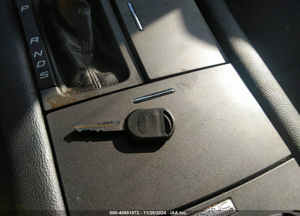 2013 FORD TAURUS SEL VIN: 1FAHP2H8XDG201685