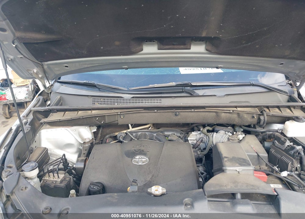 2019 TOYOTA HIGHLANDER XLE VIN: 5TDKZRFH3KS334765