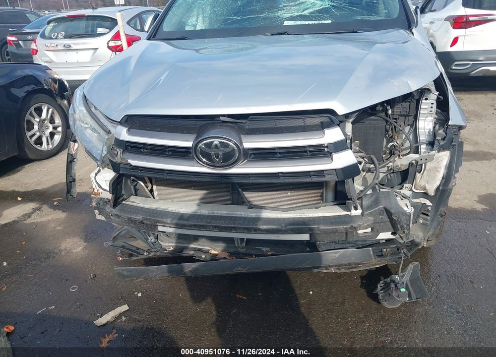 2019 TOYOTA HIGHLANDER XLE VIN: 5TDKZRFH3KS334765