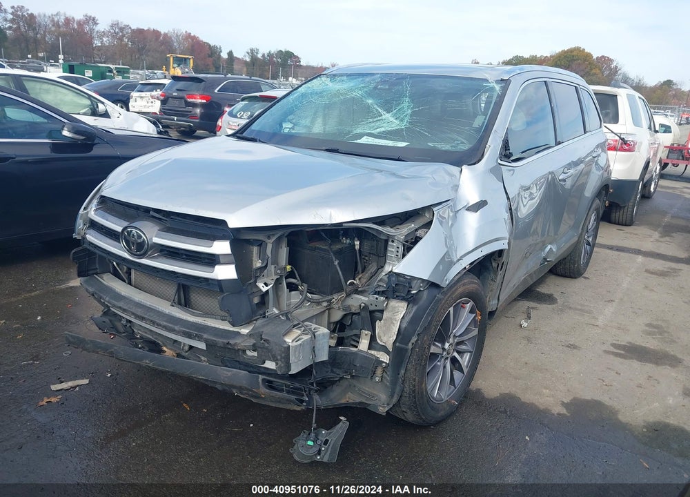 2019 TOYOTA HIGHLANDER XLE VIN: 5TDKZRFH3KS334765