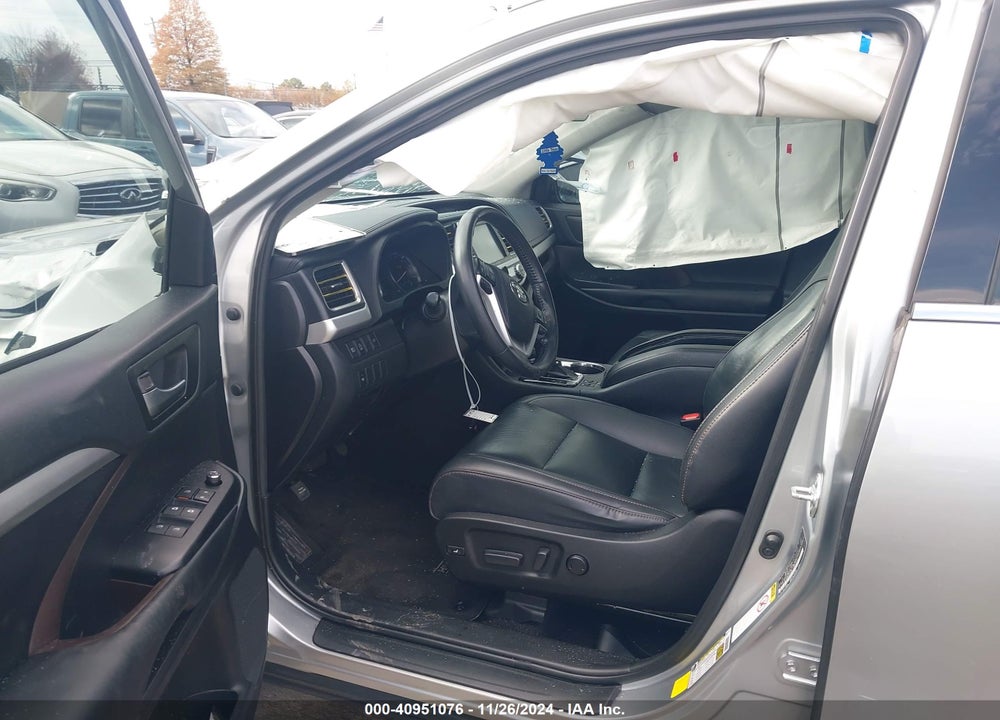 2019 TOYOTA HIGHLANDER XLE VIN: 5TDKZRFH3KS334765