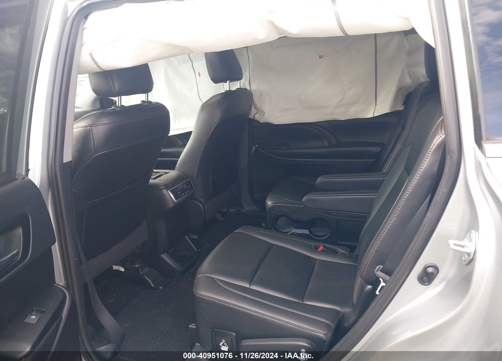 2019 TOYOTA HIGHLANDER XLE VIN: 5TDKZRFH3KS334765
